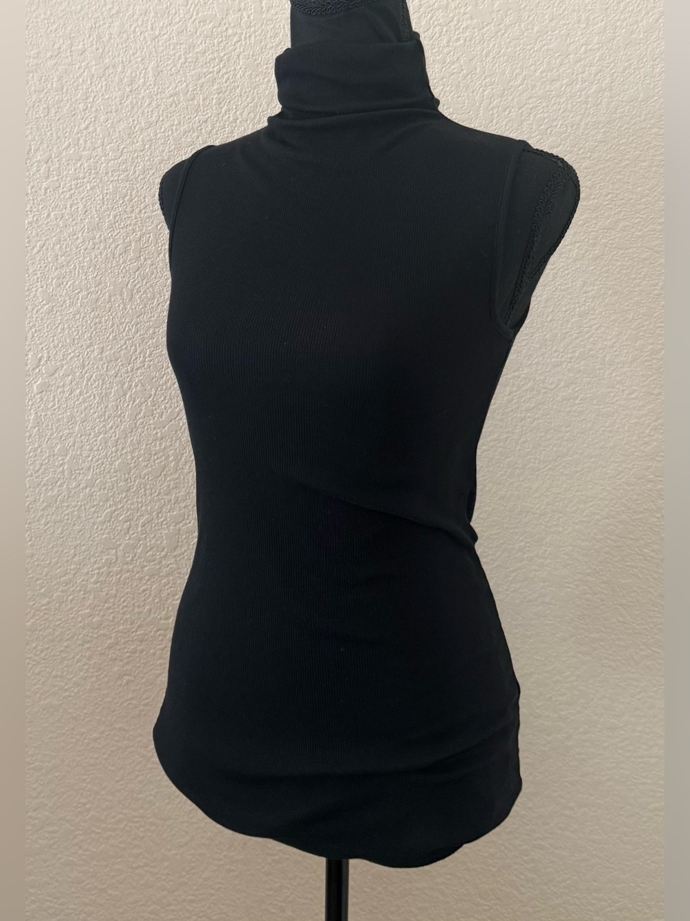 JARBO Black Ribbed Sleeveless Turtleneck Top | Pima Cotton Blend | Size 32 / SM